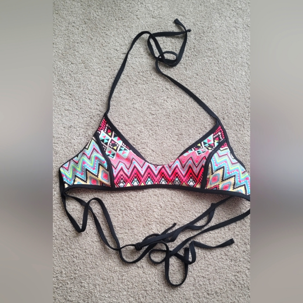 Xhilaration bikini top XL